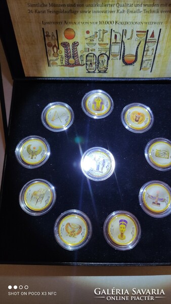 10 gold-plated 1 pound coins 