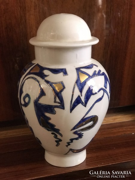 Hand-painted large vase with lid, desk lamp body