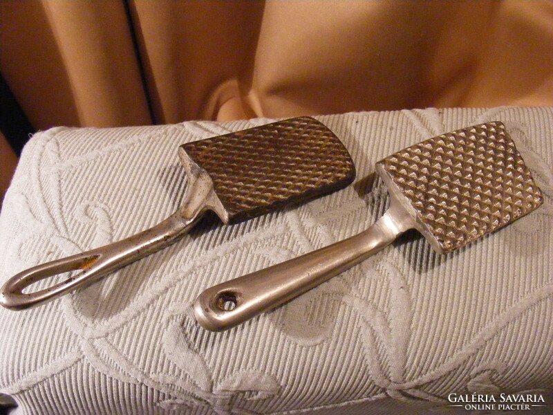 2 Iron meat tenderizer paddles