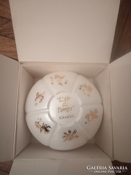Vintage bontatlan L'Air du Temps parfümös hintőpor 200g-os