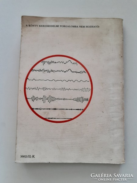 Medical electronics book, 1976, old technical book for electronic technicians