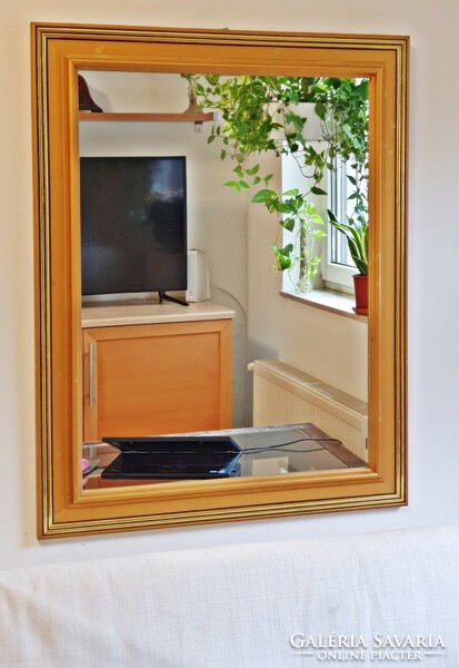Régi arany színű keretben, új tükör. 63 x 80 cm.