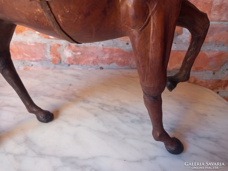Hatalmas régi bőr ló szobor eladó art deco