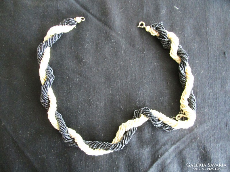 Art Nouveau black and white elegant twisted neck blue necklace bijou jewelry aprolacé pearl needlework