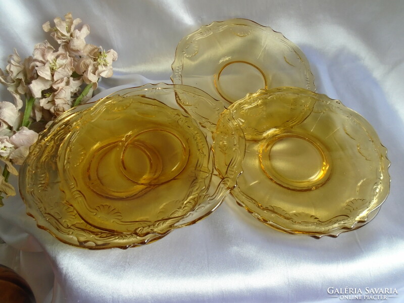 6 honey yellow old bottles. Pastry plate.