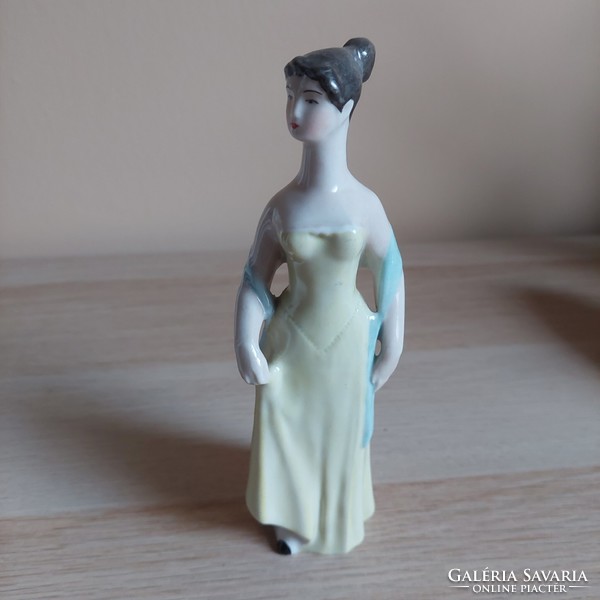 Miklós Veress Köbánya porcelain factory (drasche) figurine of a woman with a stole