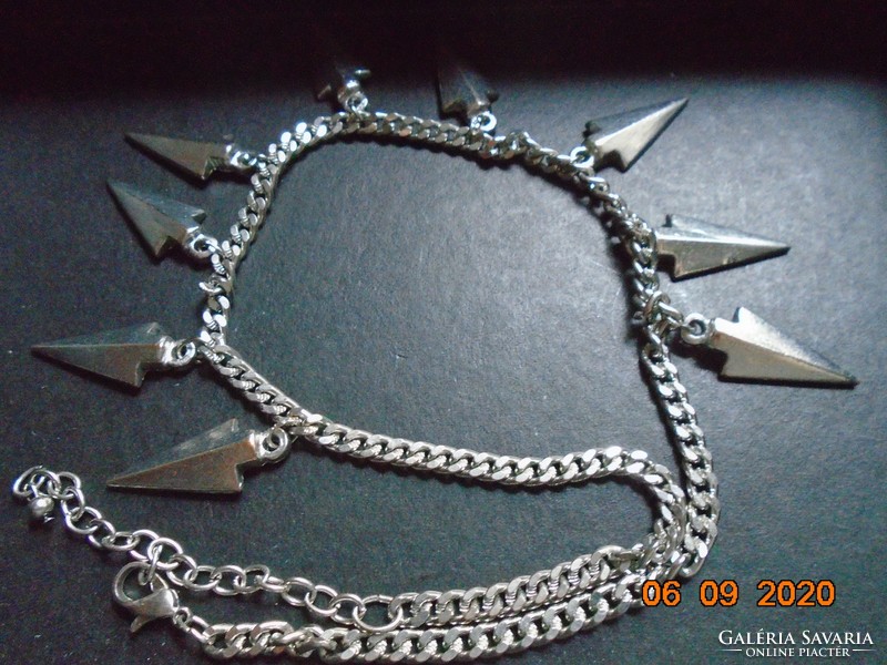 Goth style collars with blue spear points with an interesting wider embossed flat chain