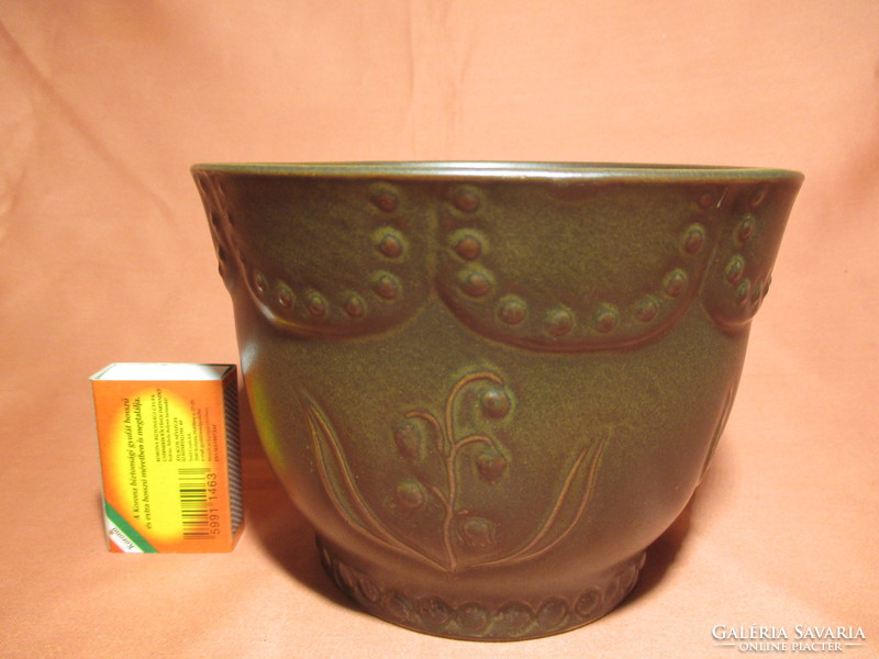 Kispest granite pot