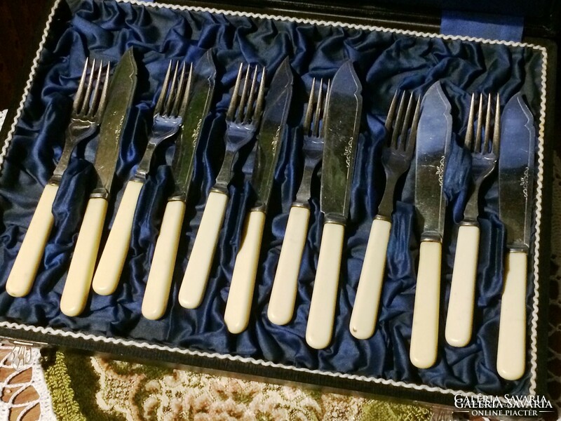 6 Personal, antique, marked, silver-plated, extremely elegant, fish tableware in a wooden box