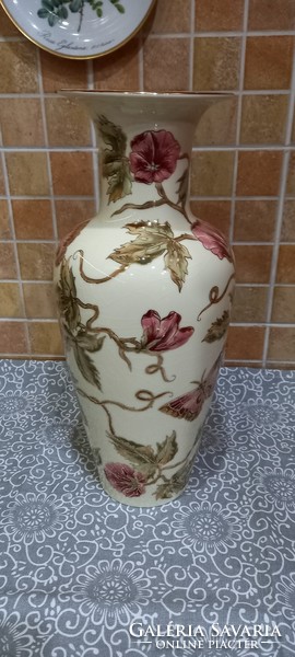 Butterfly vase by Zsolnay 34.5 cm