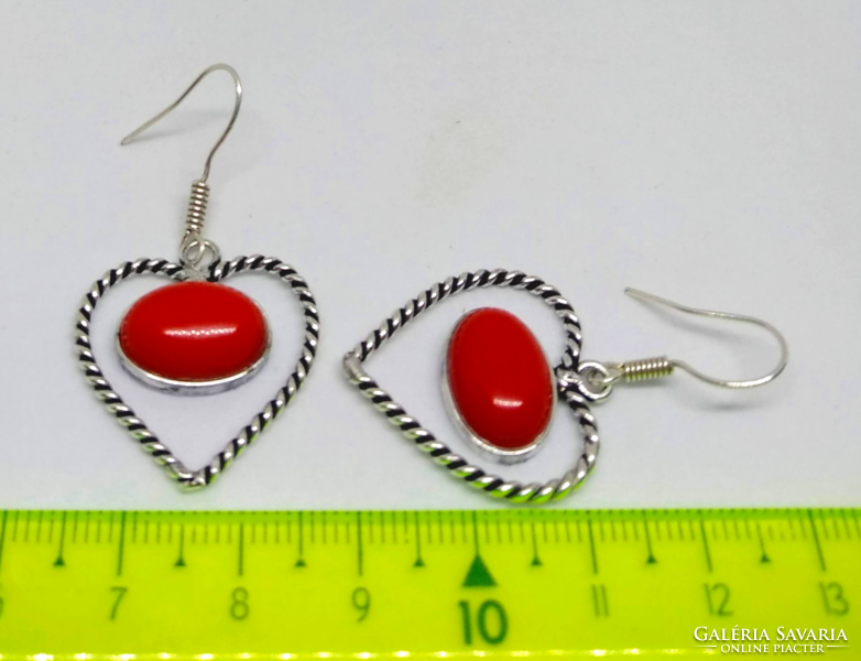 Silver-plated heart earrings with coral stones