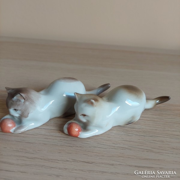 Sinkó András Zsolnay cat figurines