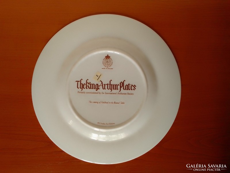 Gyűjtői különlegesség, 4 darabos angol jelzett mázas porcelán dísztányér, Artúr király brit mondakör