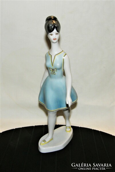 Retro Raven House girl figurine - 25 cm - io. Hand painting