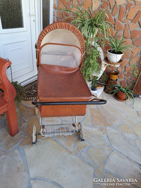Retro large stroller in beautiful condition, nostalgia piece, collector's beauty