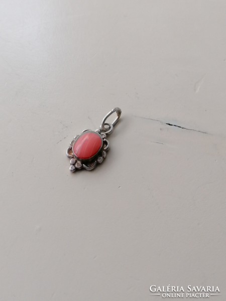 Silver pendant with coral stone 925