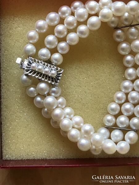 Antique three-row saltwater pearl bracelet with white gold clasp