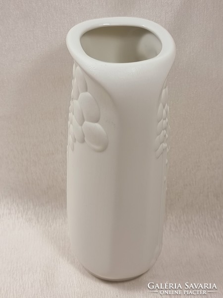 AK Kaiser M.Frey 666-1  Bisquit porcelán váza. 70-es évek stilizált fa dombormű dekor
