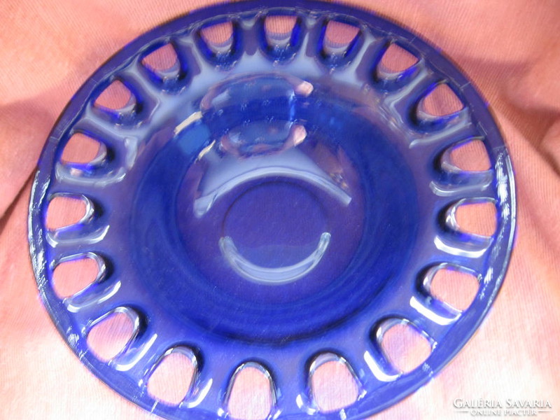 Large blue bowl, centerpiece