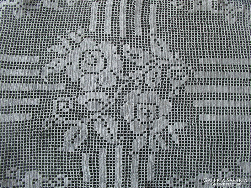 Extraordinary oval tablecloth detailed rose pattern crocheted Hungarian needlework uninitiated runner