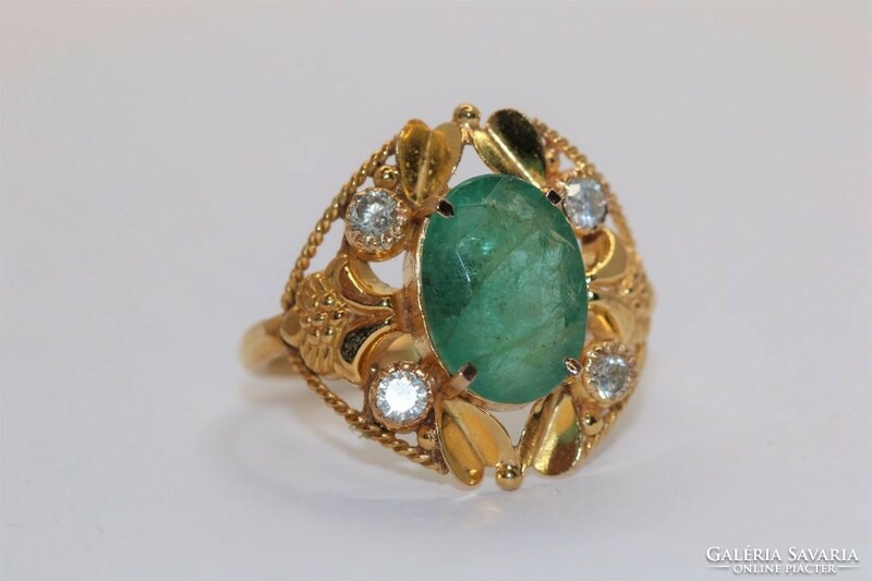 56 Os 18k yellow gold 2ct emerald 0.16ct diamond ring