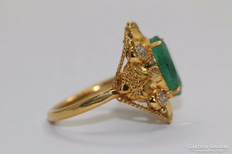 56 Os 18k yellow gold 2ct emerald 0.16ct diamond ring