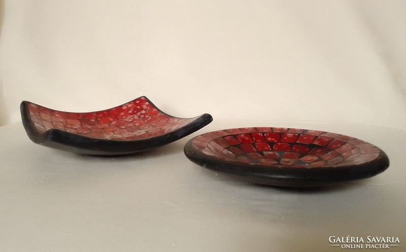 Gipsz alapon üvegmozaikos fekete-piros festett mécsestartó gyertyatartó tálka pár kerek és négyzetes