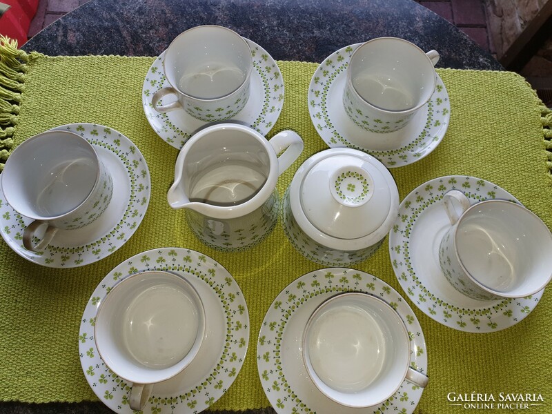 Retro lowland clover tea set