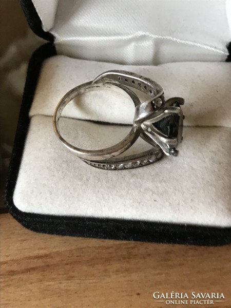 Ónix köves ezüst gyűrű markazittal