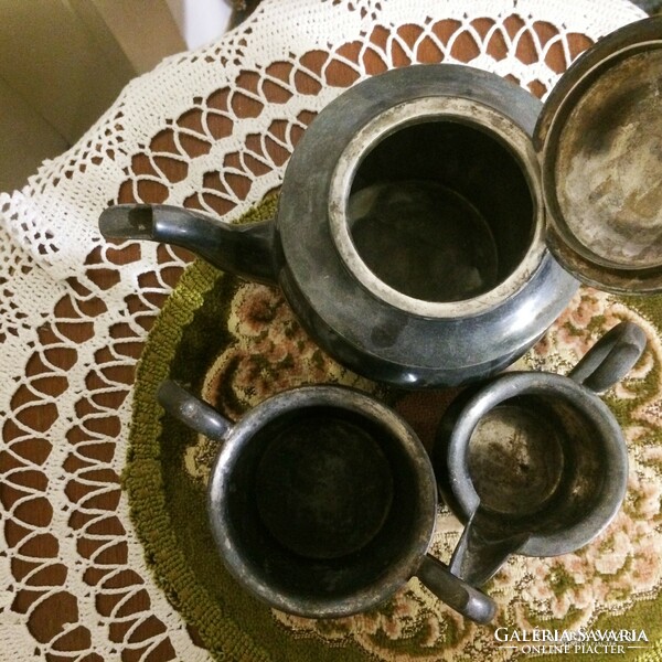 Különleges, ezüstözött, ón, antik, 3 db-os, teás, kávés készlet, szép fekete patinával