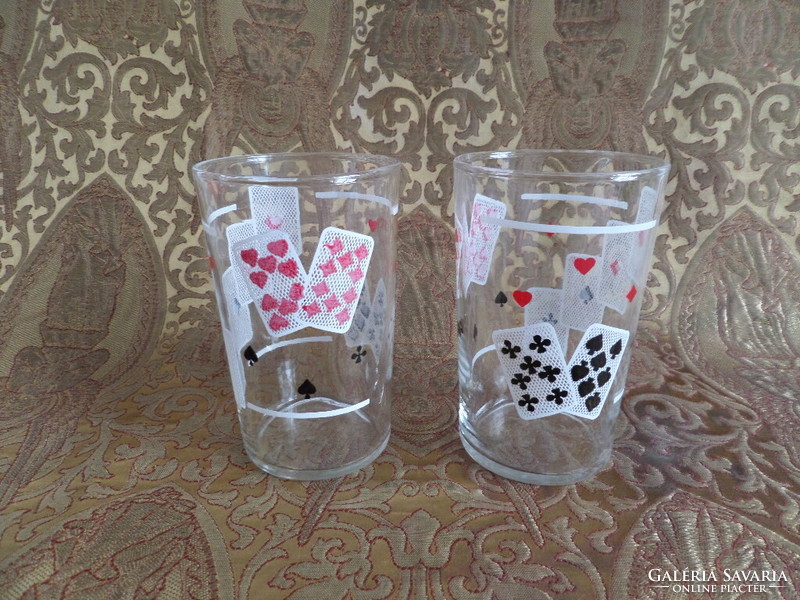 2 cups with a card pattern