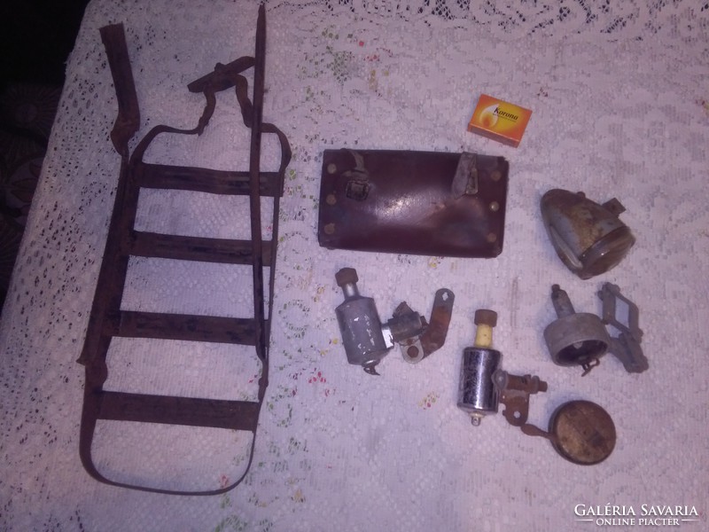 Old bicycle parts together - lamp, bell, dynamos, trunk / leather bag no longer available /