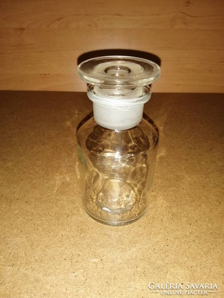 Old glass stoppered glass apothecary pharmacy medicine bottle (14/d)