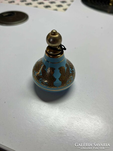 Miniatűr parfümös üveg