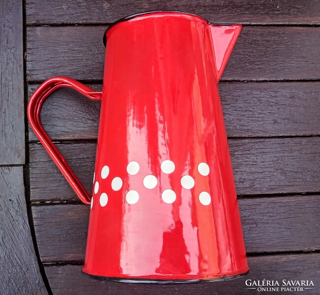 Enamel jug with red dots, 2 liters