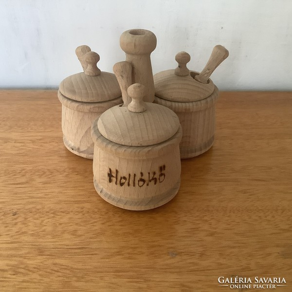 Wooden table salt and pepper holder