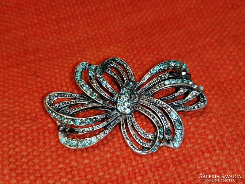 Bow brooch with blue and gray rhinestones (412)