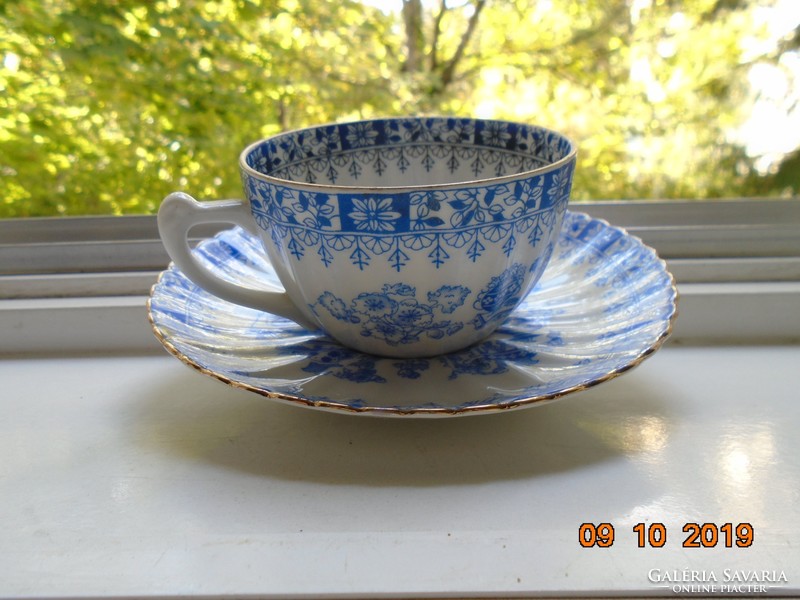 "China Blau" (=kínai kék ) mintával bordázott antik teás csésze alátéttel