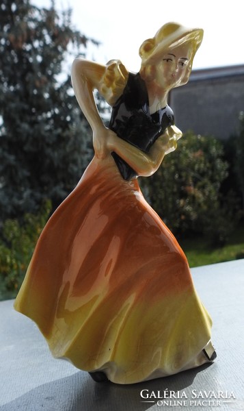 Antique sitzendorf figure: art deco lady