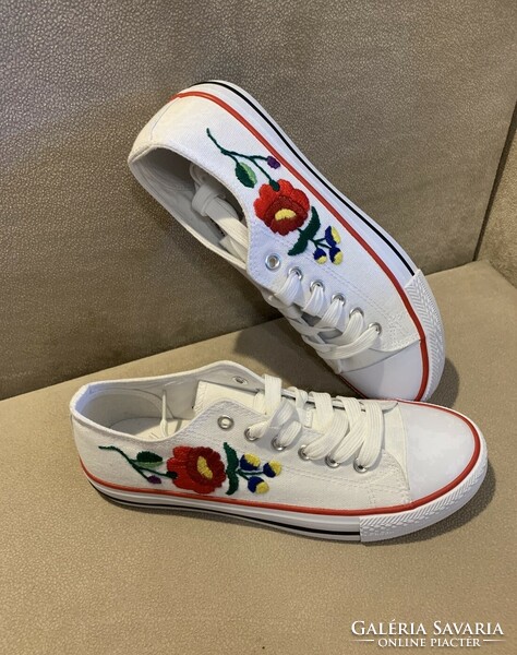 Embroidered canvas shoes from Kalocsa