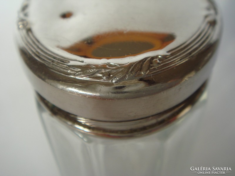 Régi púdertartó üveg fém fedéllel vintage bordás pipereüveg piperekellék