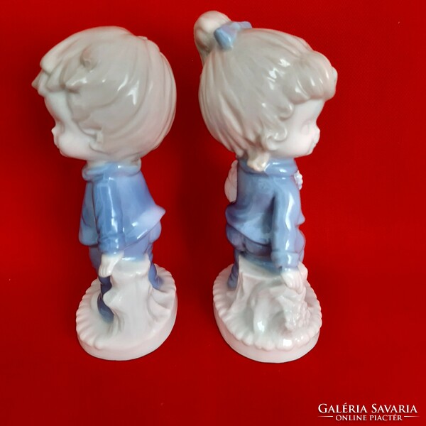 Porcelán kislány kisfiú szobor, kék- fehér dísztárgy. ( 2 db)