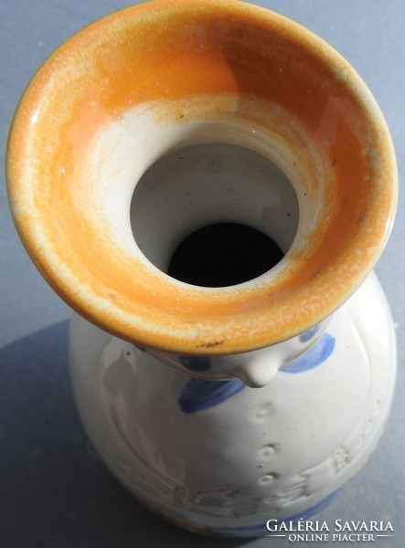 Mint-shaped ceramic candle holder