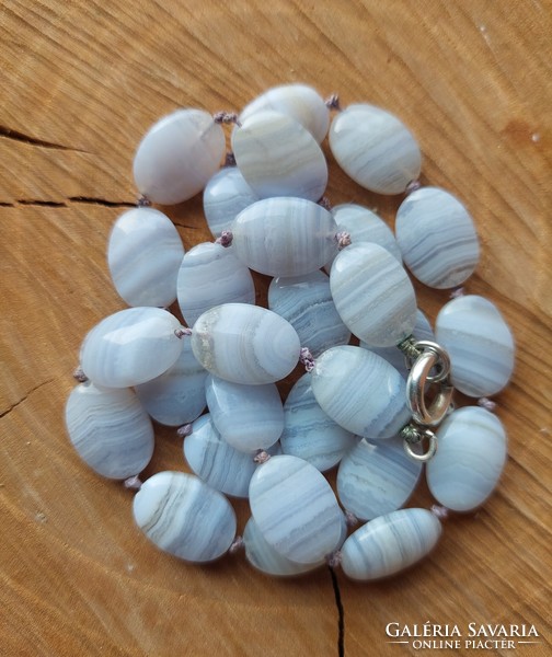 Beautiful knotted chalcedony mineral necklace