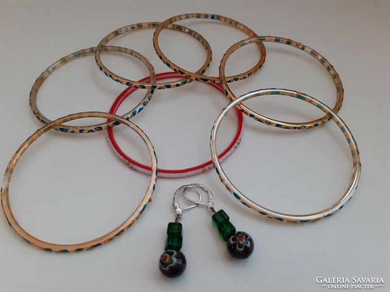 7 Murano glass bracelets with earrings in good condition