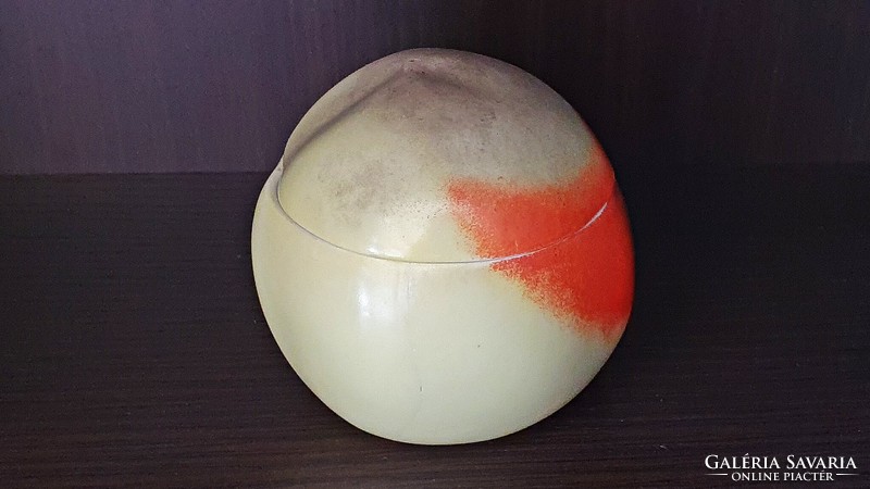HÜTTL Porcelán, alma vagy őszibarack, bonbonier, 1900 elejéről. Különleges. Hüttl Tivadar jelzéssel.