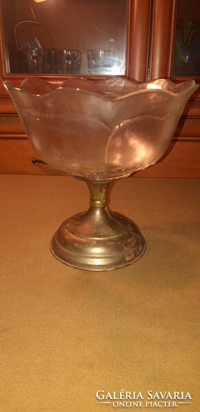 Art Nouveau glass fruit bowl in the shape of a flower cup with a copper base