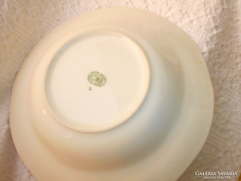 Zsolnay  tányér lepke-virág  mintával