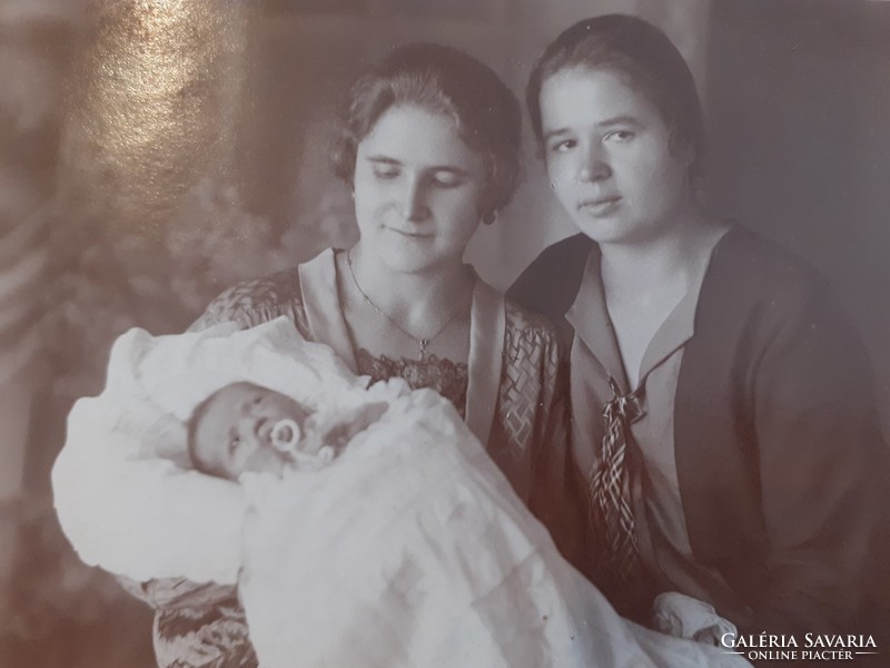 Régi női fotó kisbabás hölgyek vintage fénykép Jaksits fényképész Óbecse