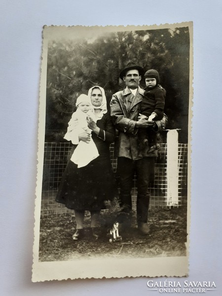 Régi fotó 1940 vintage családi fénykép gyerekek szülők